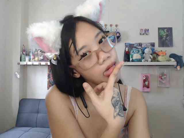 GloryAllTheWay webcam