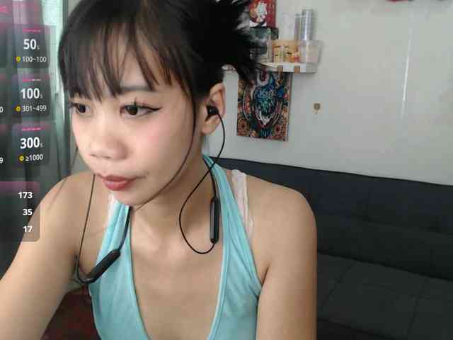 GloryAllTheWay webcam