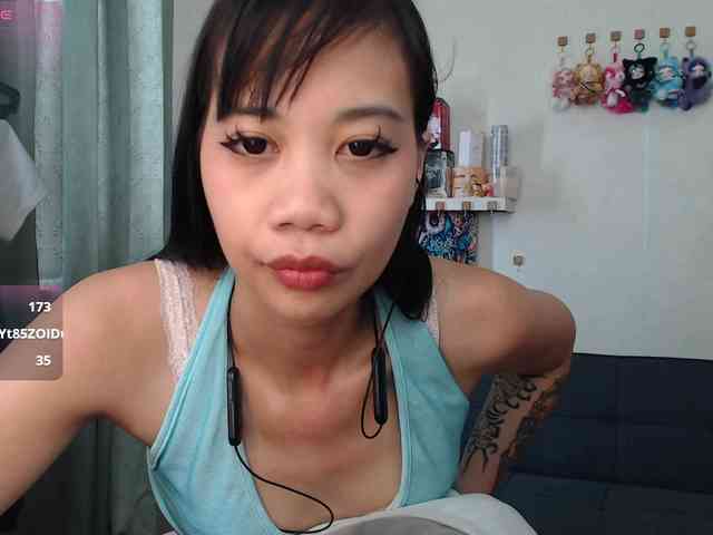 GloryAllTheWay webcam