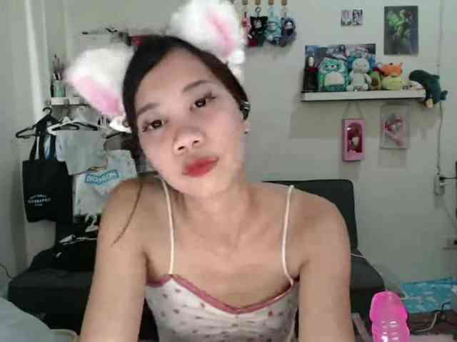 GloryAllTheWay webcam