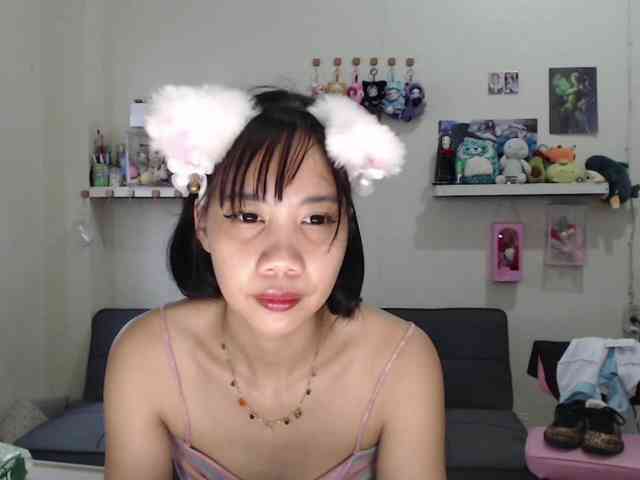 GloryAllTheWay webcam