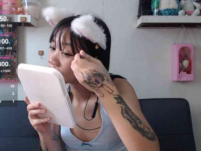 GloryAllTheWay webcam