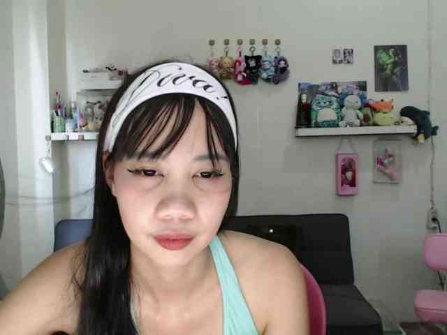 GloryAllTheWay webcam