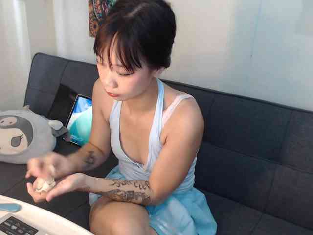 GloryAllTheWay webcam