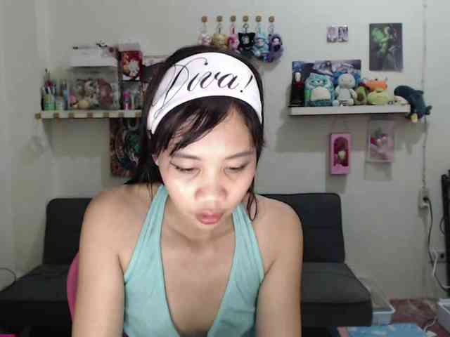 GloryAllTheWay webcam