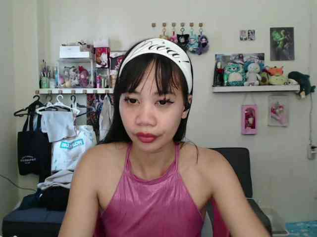 GloryAllTheWay webcam