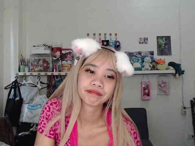 GloryAllTheWay webcam