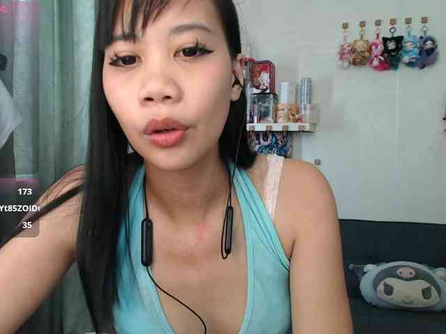 GloryAllTheWay webcam