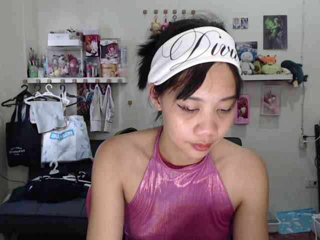 GloryAllTheWay webcam