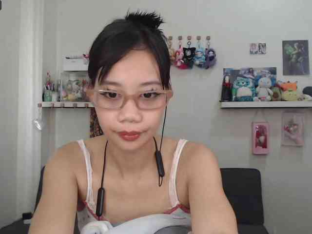 GloryAllTheWay webcam