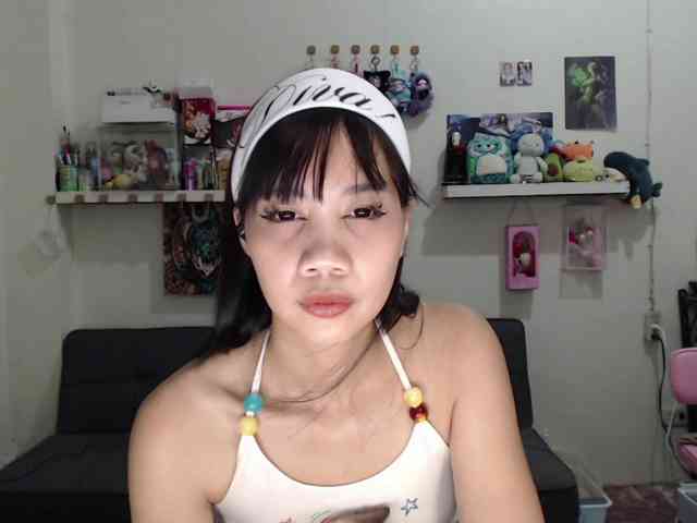 GloryAllTheWay webcam