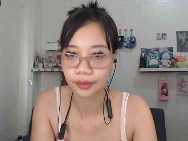 GloryAllTheWay webcam