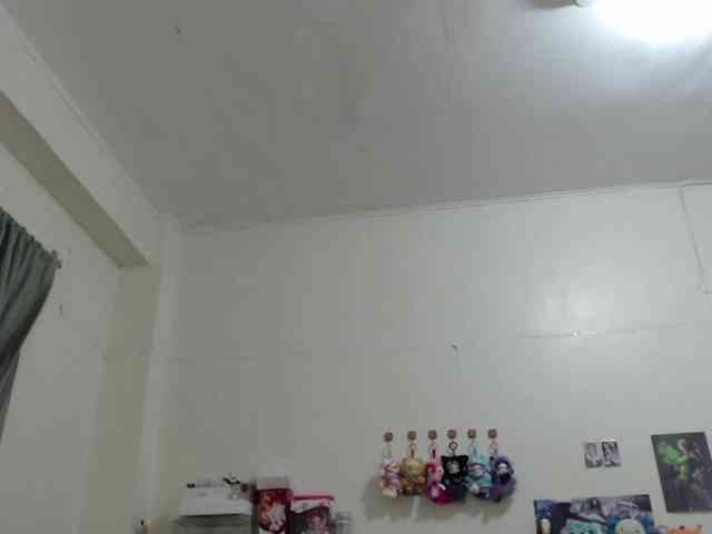 GloryAllTheWay webcam