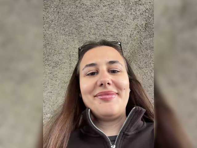 aeliaT live cam preview