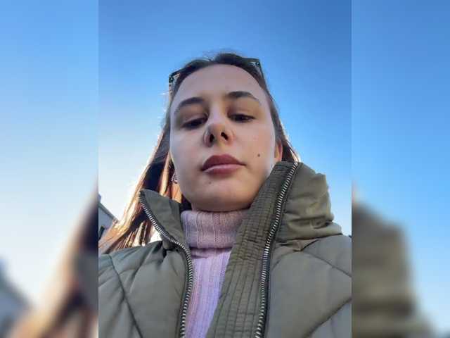 aeliaT live cam preview