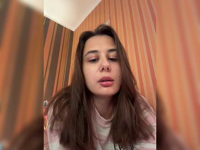aeliaT live cam preview
