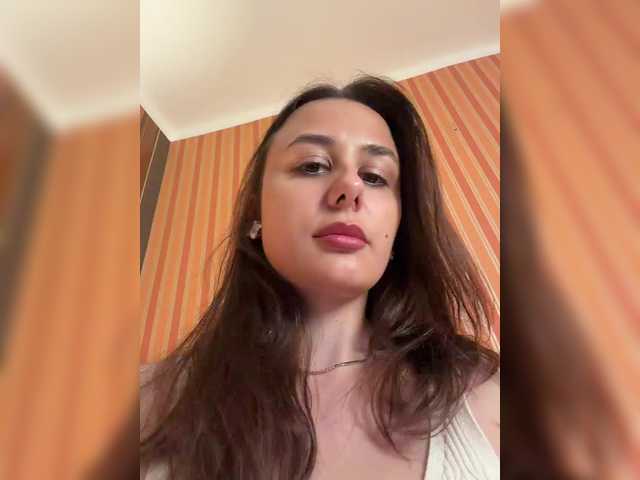 MonaVine live cam on BongaCams