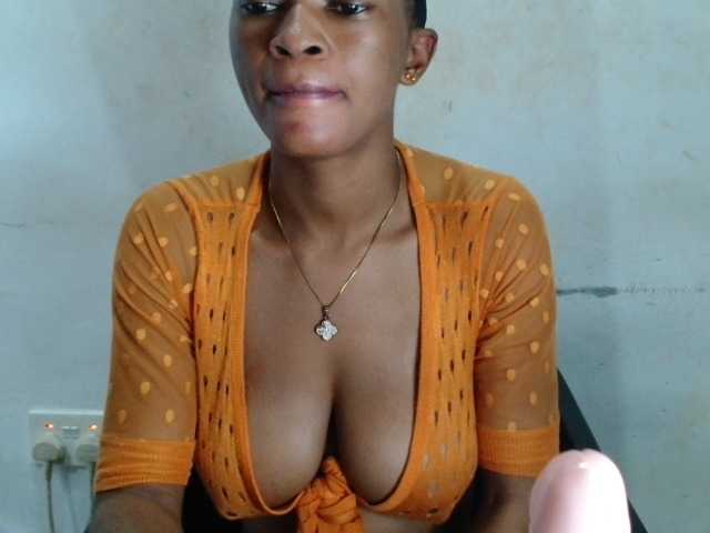 Cherryxpussy live cam on BongaCams