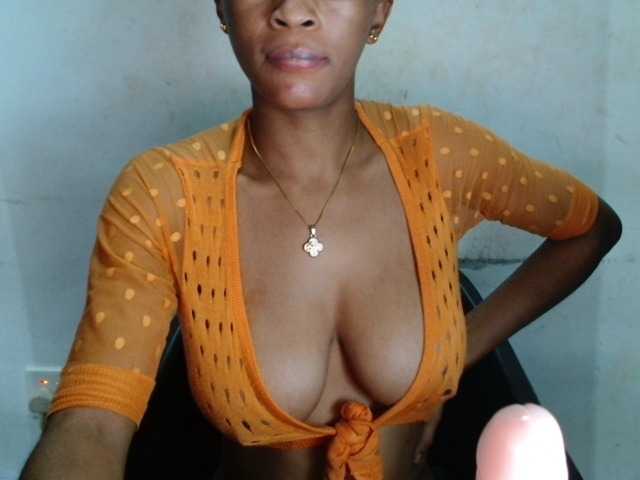 Cherryxpussy live cam on BongaCams