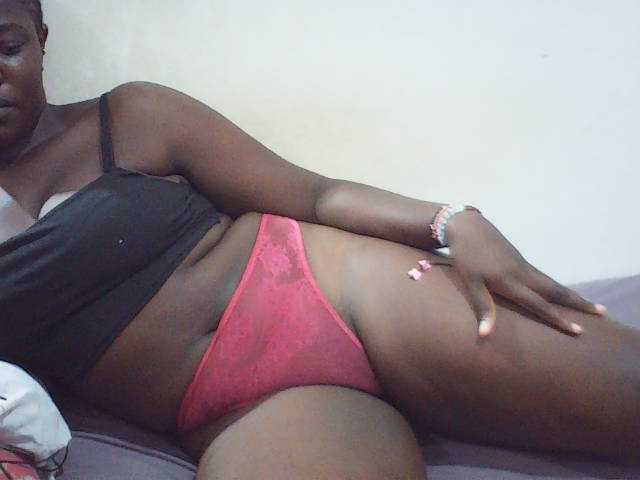 Prettybarbra live cam on BongaCams