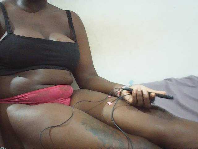 Prettybarbra live cam on BongaCams