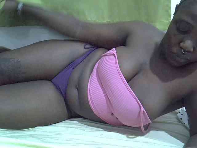 Prettybarbra Live Webcam on BongaCams