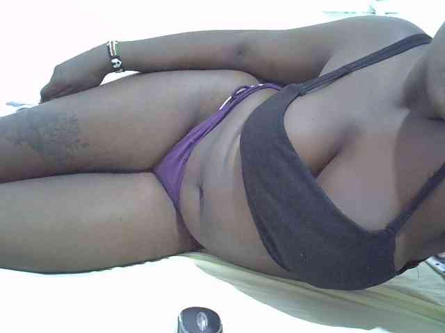 Prettybarbra Live Webcam on BongaCams