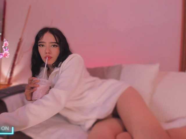 meganlake live cam on BongaCams