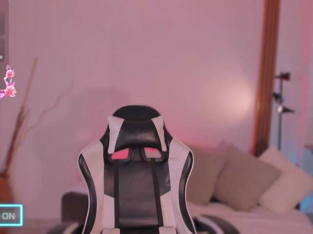 meganlake live cam on BongaCams