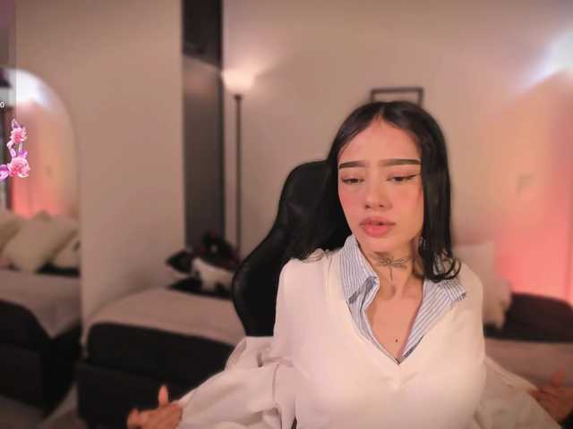 meganlake live cam on BongaCams