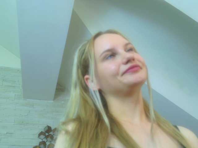 IceBlueBabe live cam on BongaCams