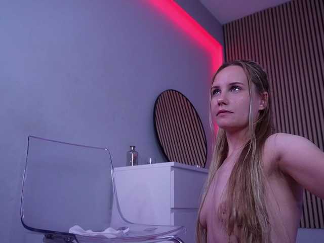 IceBlueBabe live cam on BongaCams