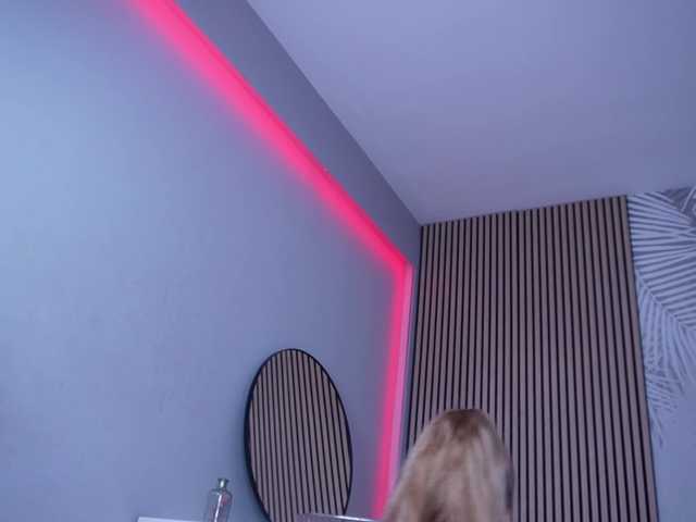 IceBlueBabe live cam on BongaCams