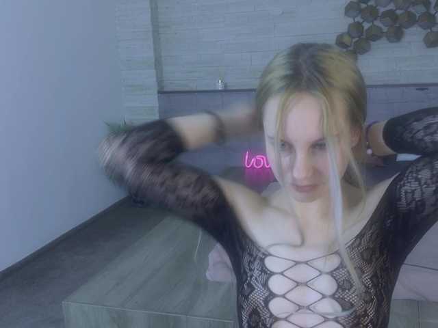 IceBlueBabe live cam on BongaCams