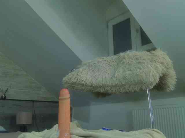 IceBlueBabe webcam