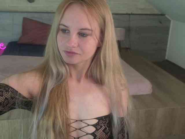 IceBlueBabe webcam