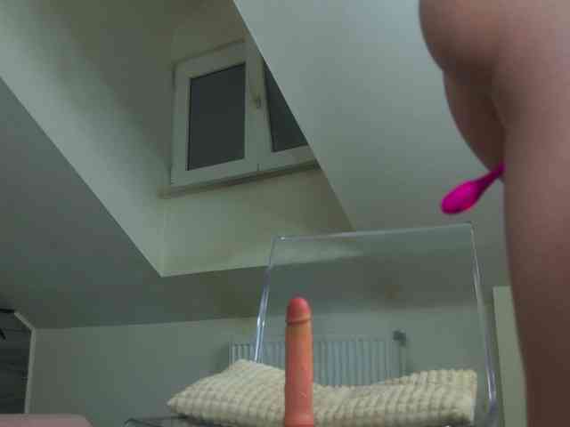 IceBlueBabe webcam