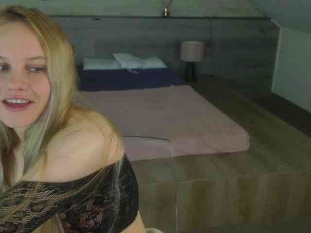 IceBlueBabe webcam