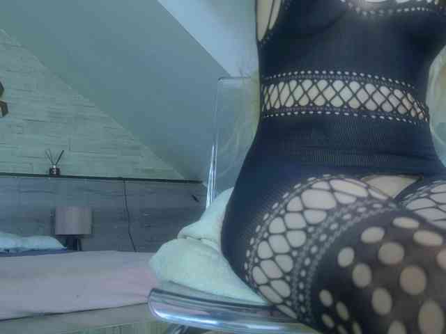 IceBlueBabe webcam