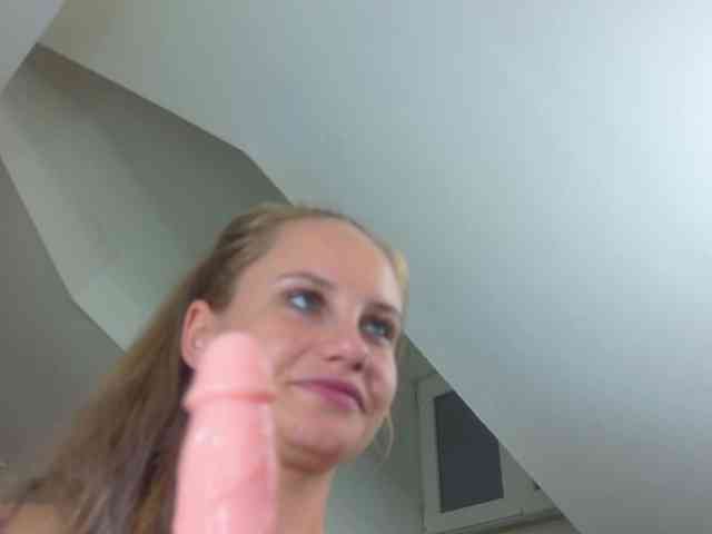 IceBlueBabe webcam
