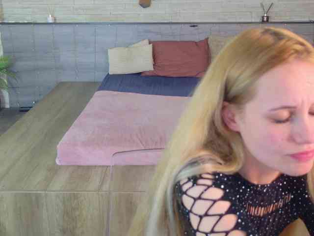 IceBlueBabe webcam