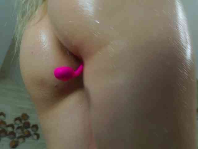 IceBlueBabe webcam