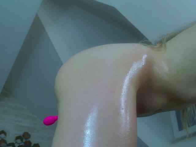 IceBlueBabe webcam
