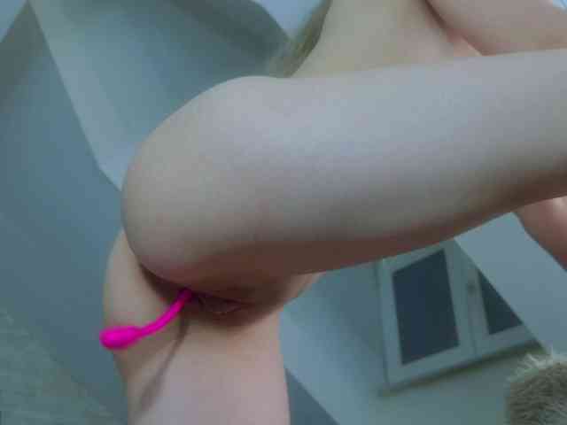 IceBlueBabe webcam