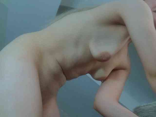 IceBlueBabe webcam