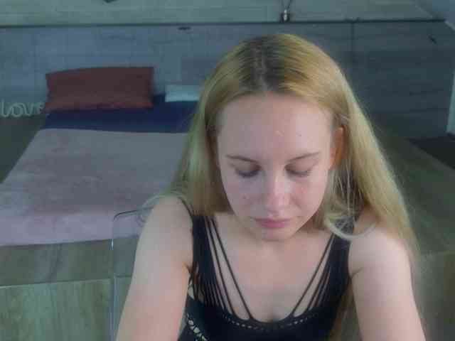 IceBlueBabe webcam
