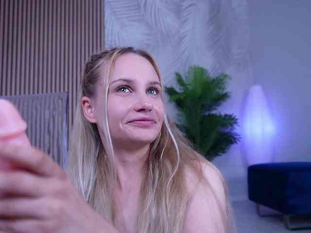 IceBlueBabe webcam