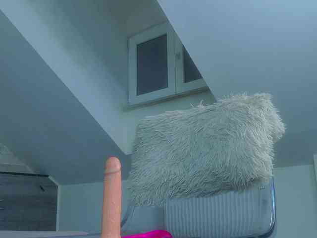 IceBlueBabe webcam