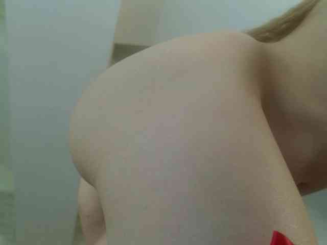 IceBlueBabe webcam