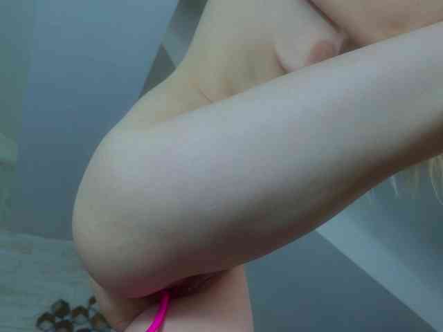 IceBlueBabe webcam